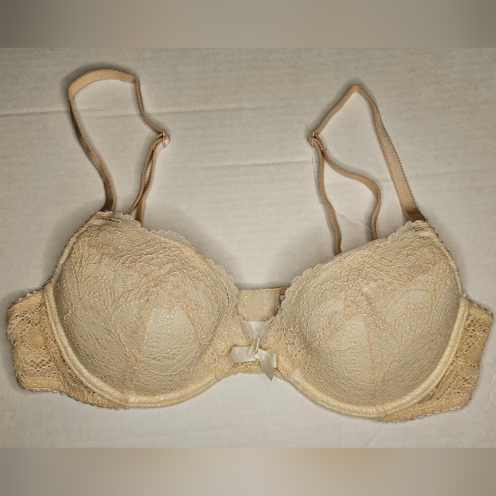 [Victoria's Secret] NWOT Cream/Off White Lace Bra 《36B》